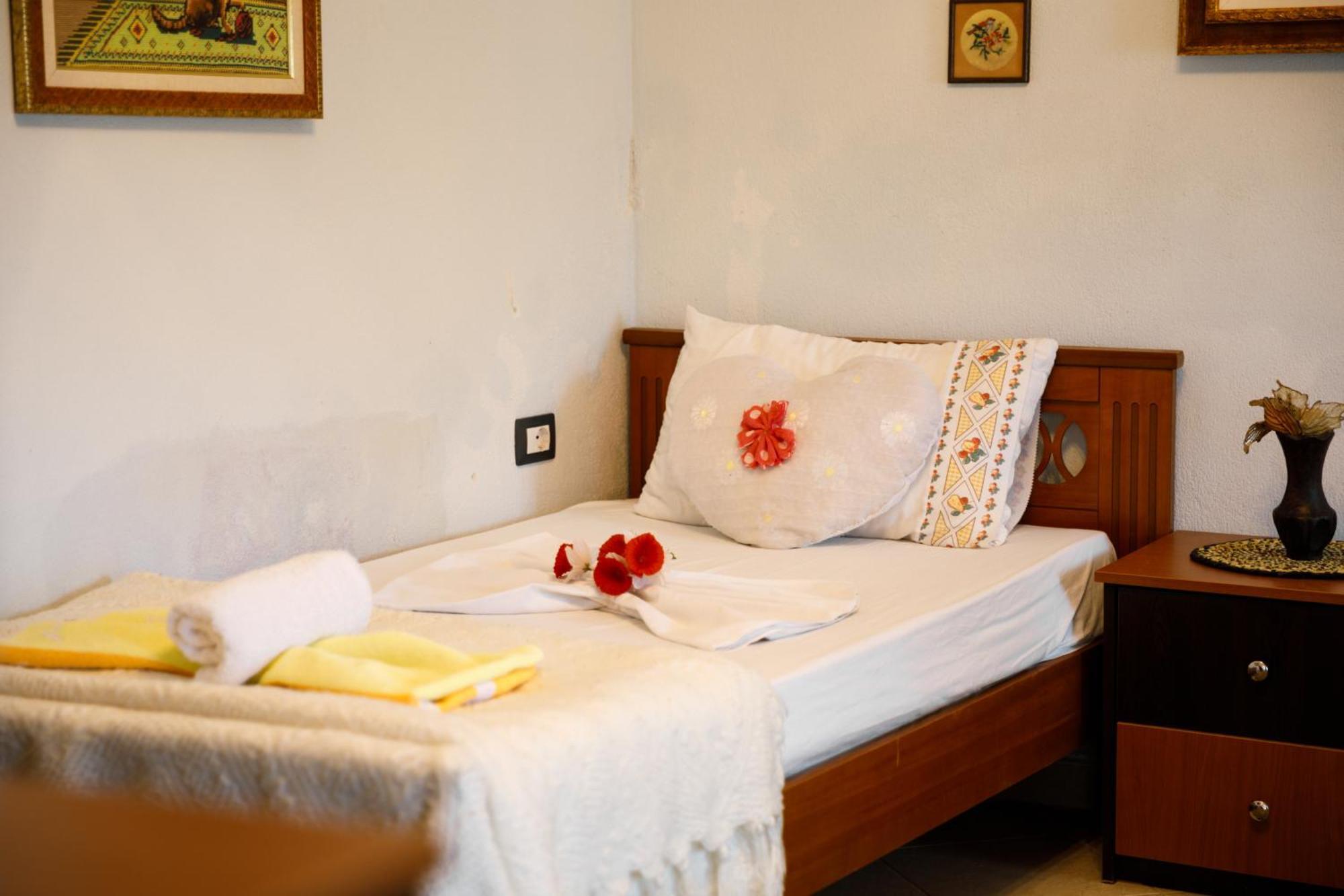 Leka Guesthouse Gjirokastër 外观 照片