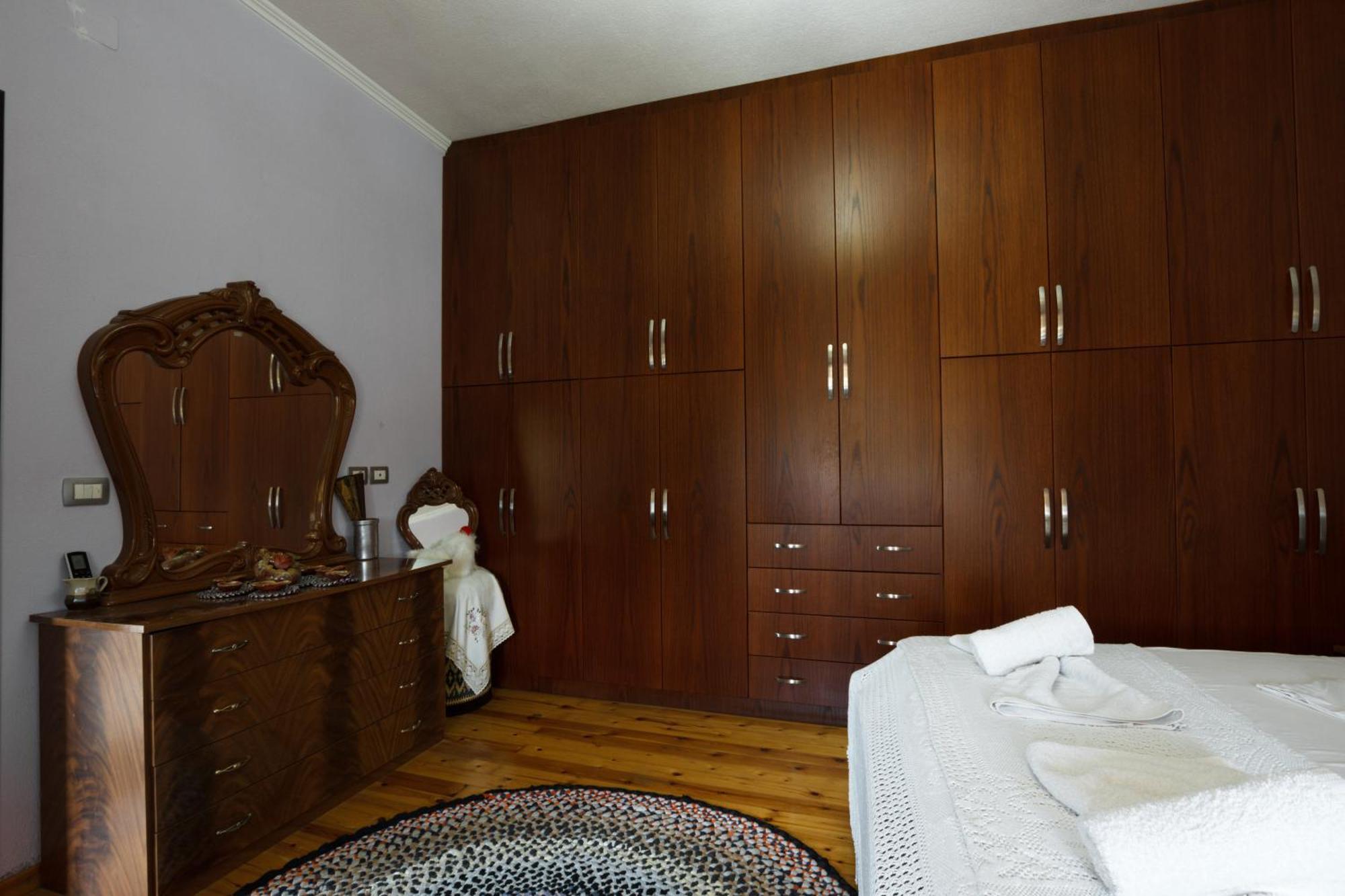 Leka Guesthouse Gjirokastër 外观 照片