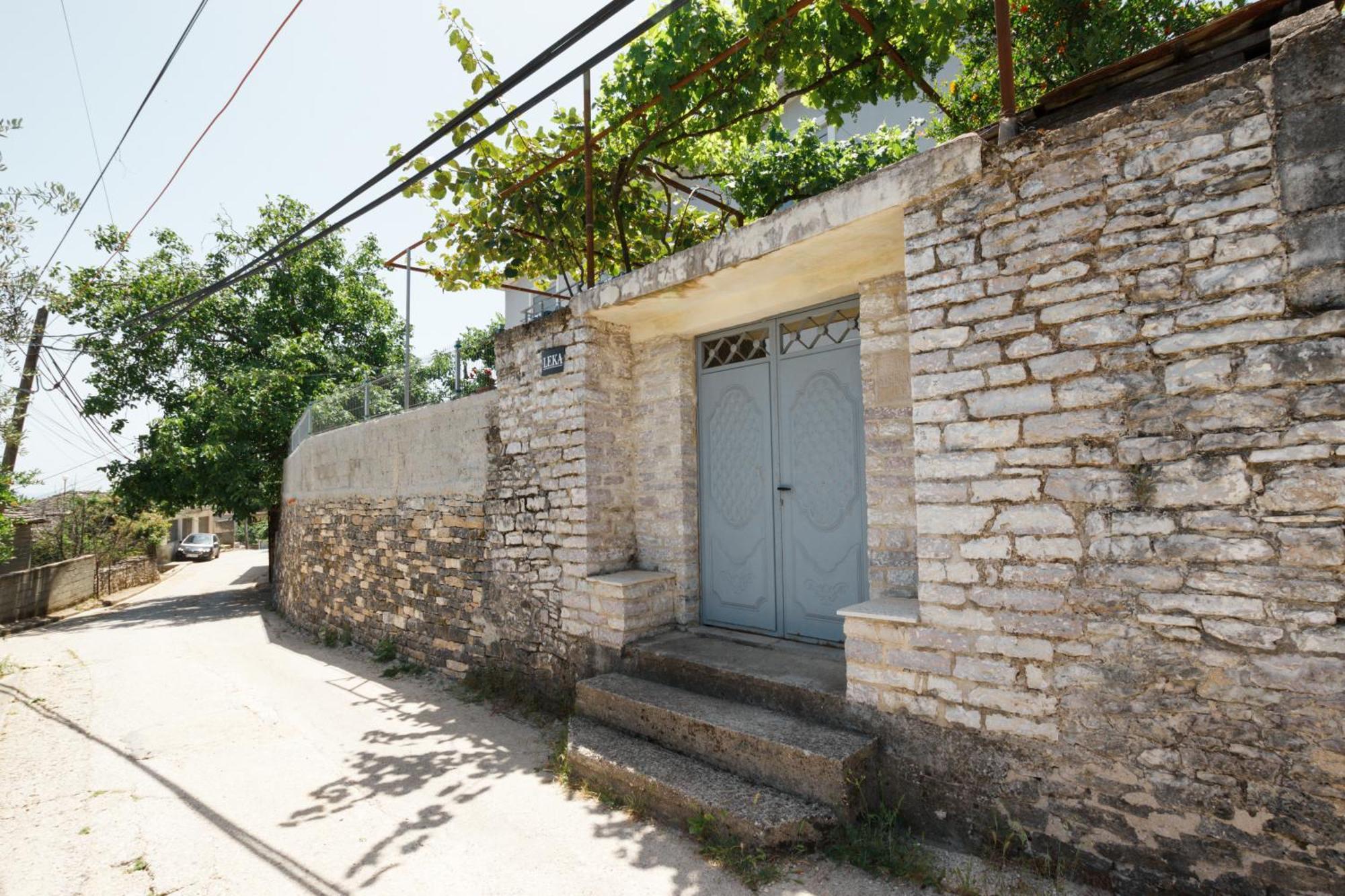 Leka Guesthouse Gjirokastër 外观 照片